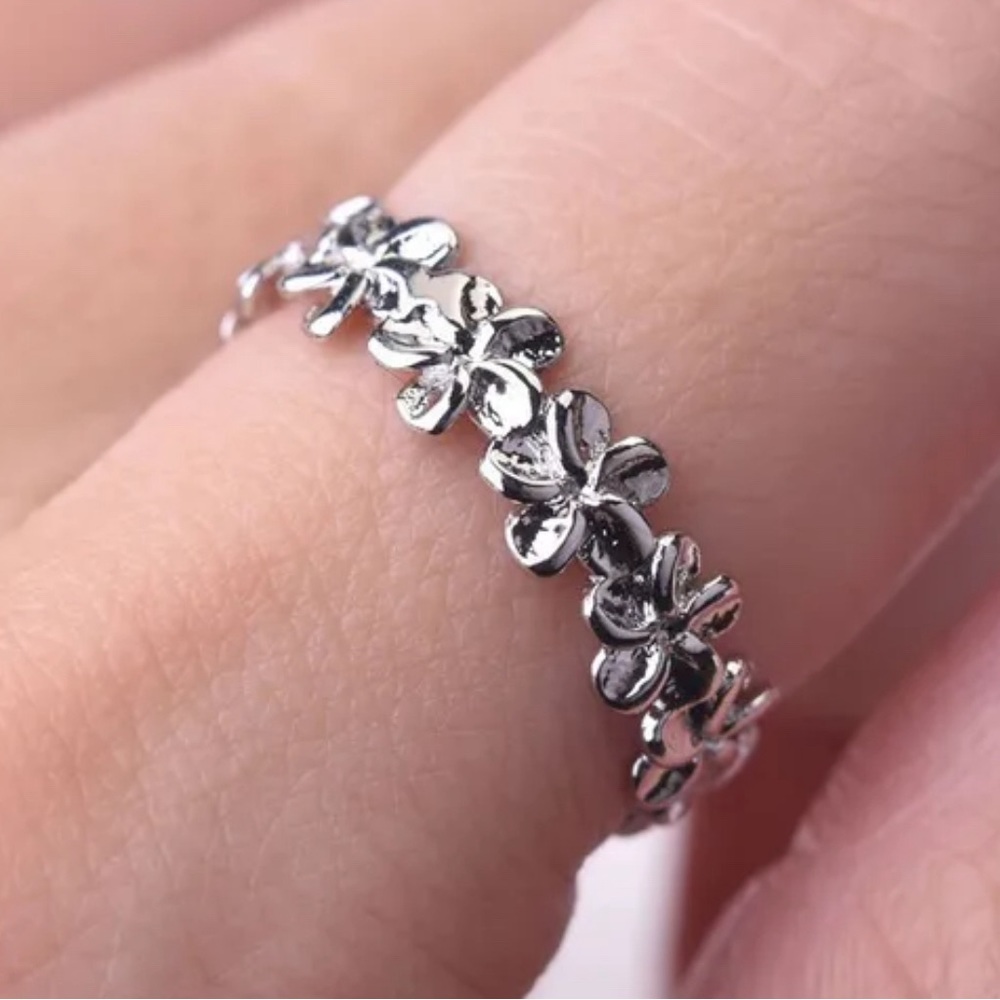 Hawaiian Plumeria .925 Sterling Silver plated Eternity Band Ring
